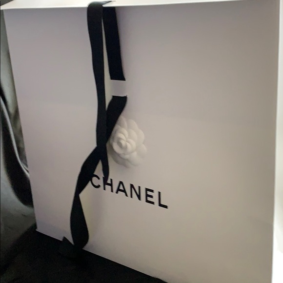 Chanel Gift Bag, Chanel Shopping Bag - Picture 7 of 8